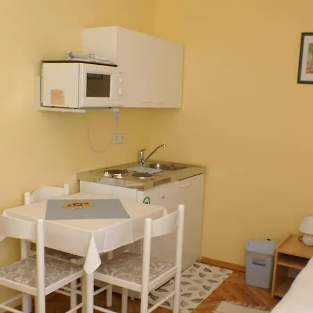 4172b Apartment
